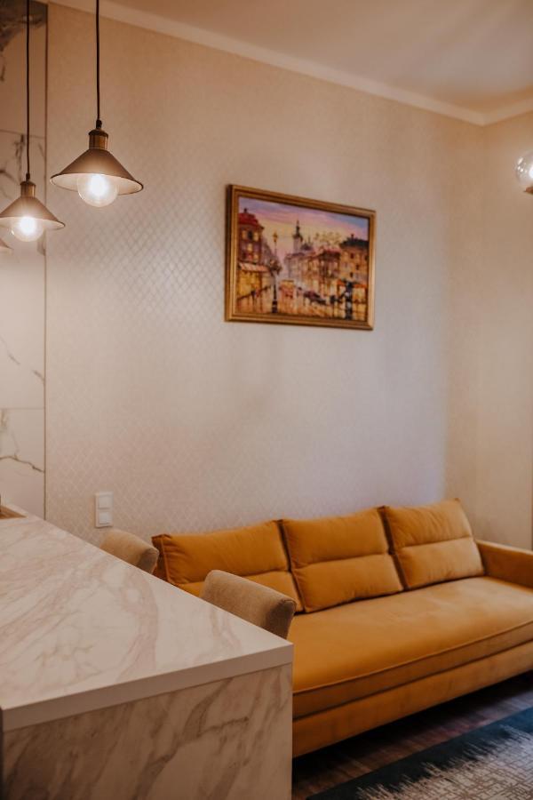 V.I.P Apartments Dominikanos Leopoli Esterno foto